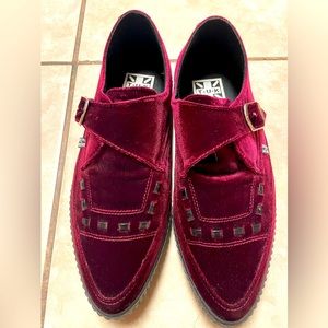 TUK Burgundy velvet creeper - size 9